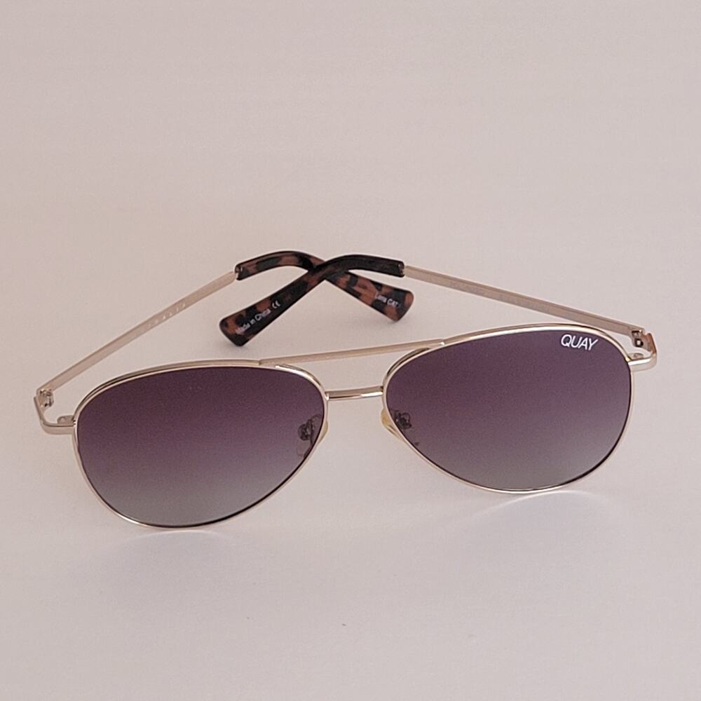 QUAY AUSTRALIA Still Standing Sunglasses Gold/Taupe Aviator